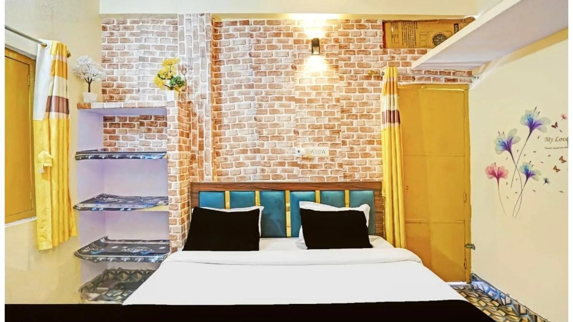 Hotel Kashi Family Stay # Near Kashi Vishwanath Temple - Free Wi-Fi And Parking - A Premium Hotel Varanasi 4*,