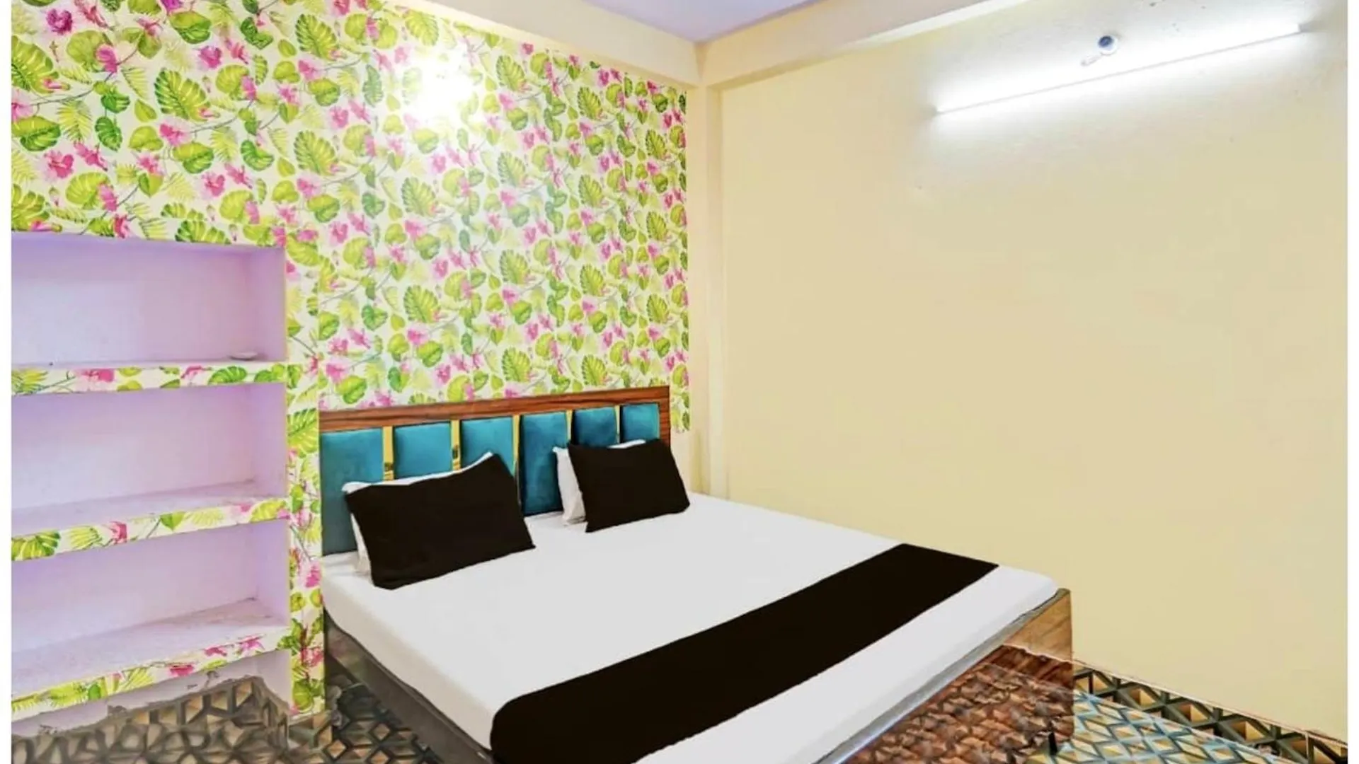 Hotel Kashi Family Stay # Near Kashi Vishwanath Temple - Free Wi-Fi And Parking - A Premium Hotel Varanasi 4*,  Indien