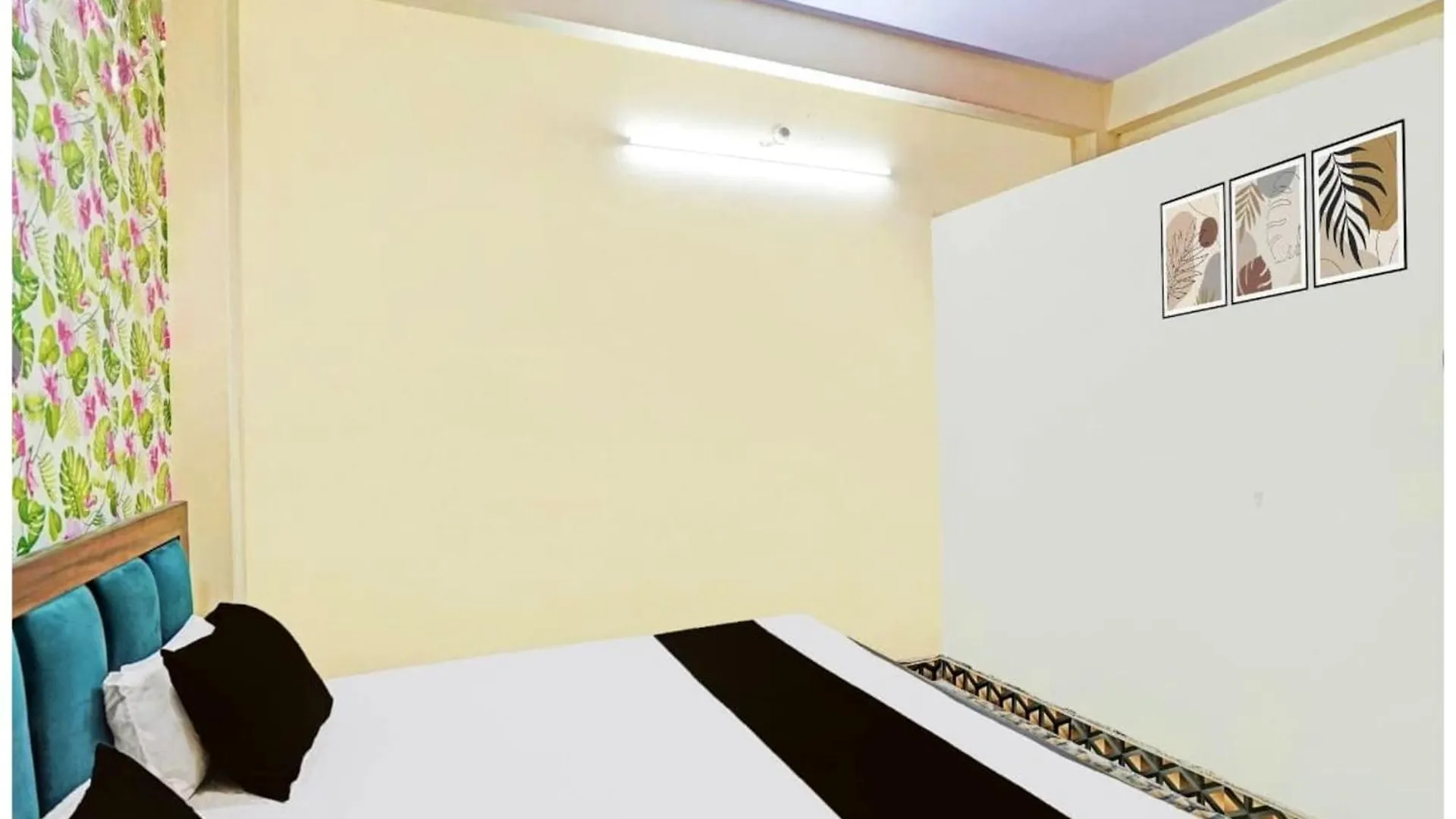 ****  Hotel Kashi Family Stay # Near Kashi Vishwanath Temple - Free Wi-Fi And Parking - A Premium Hotel Varanasi Indien